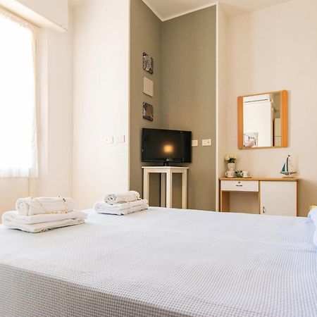 Hotel Lucciola Cattolica Esterno foto
