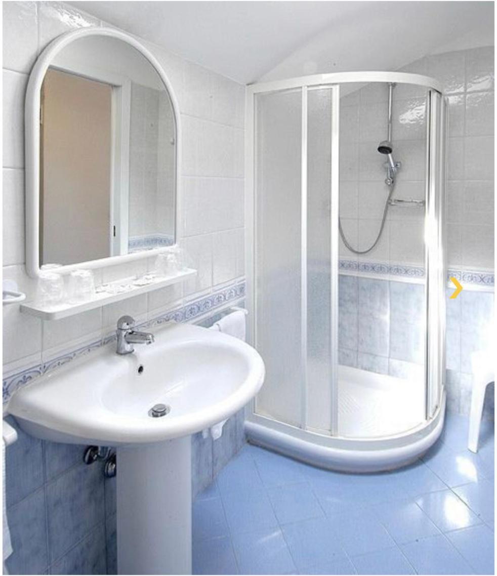 Hotel Lucciola Cattolica Esterno foto