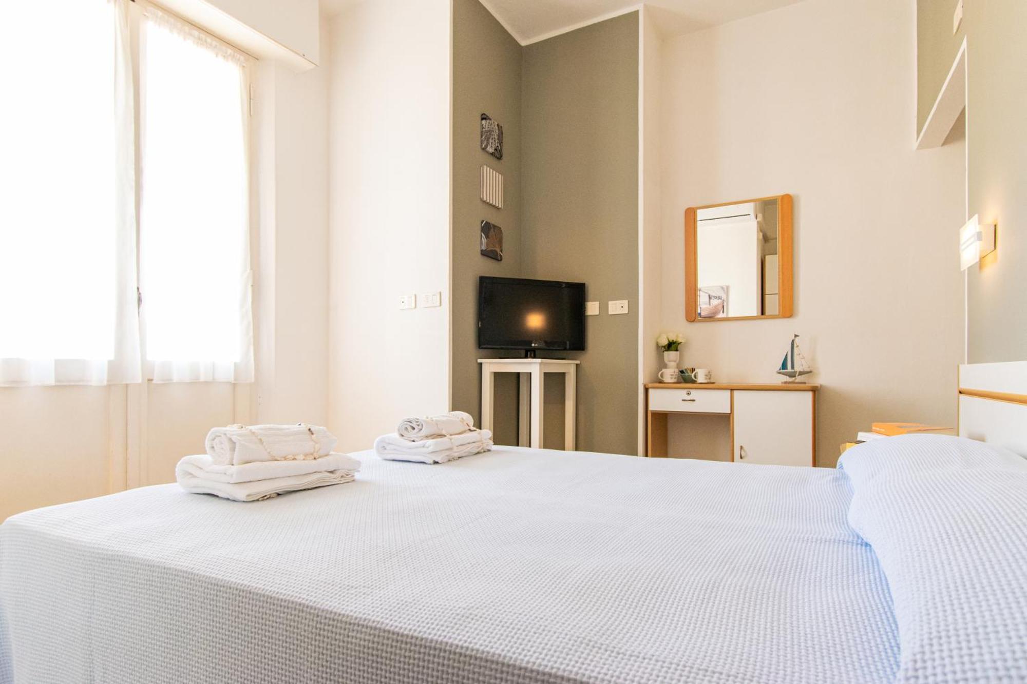 Hotel Lucciola Cattolica Esterno foto