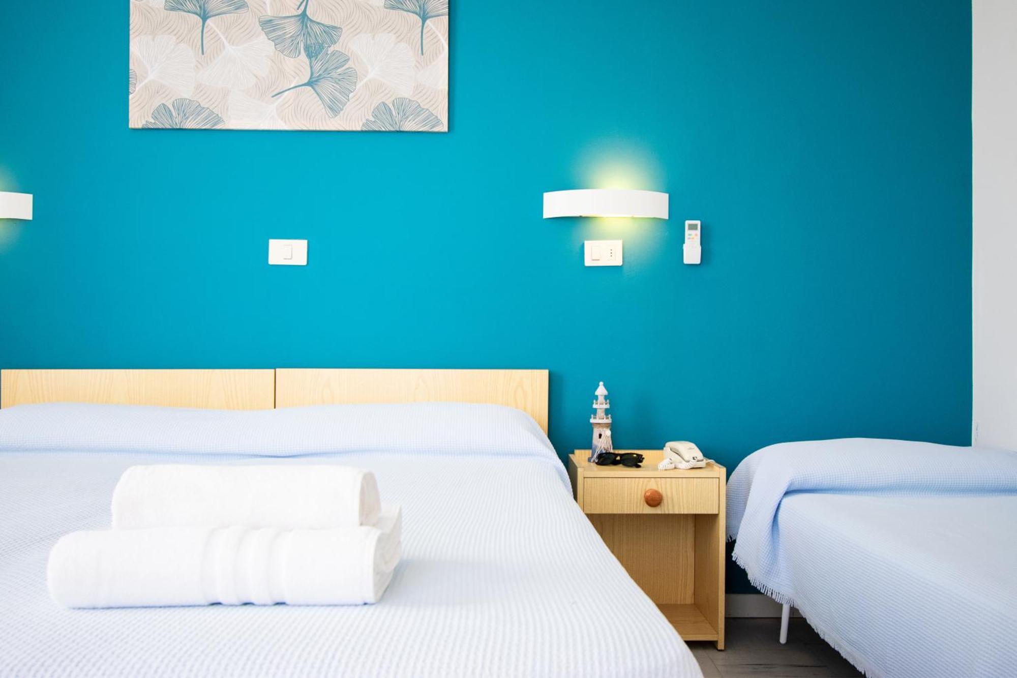 Hotel Lucciola Cattolica Esterno foto