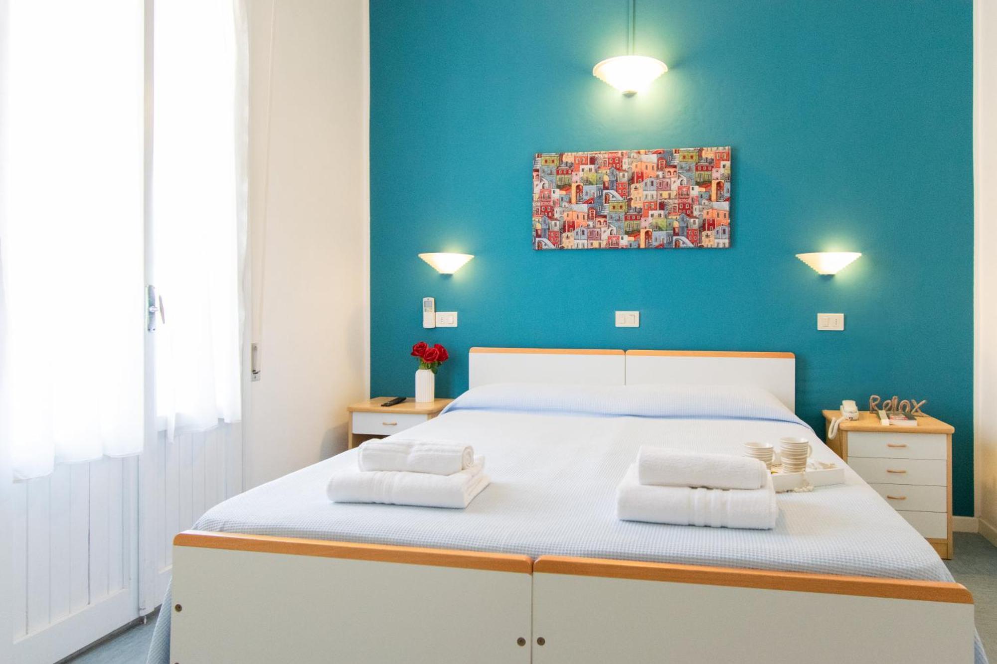 Hotel Lucciola Cattolica Esterno foto