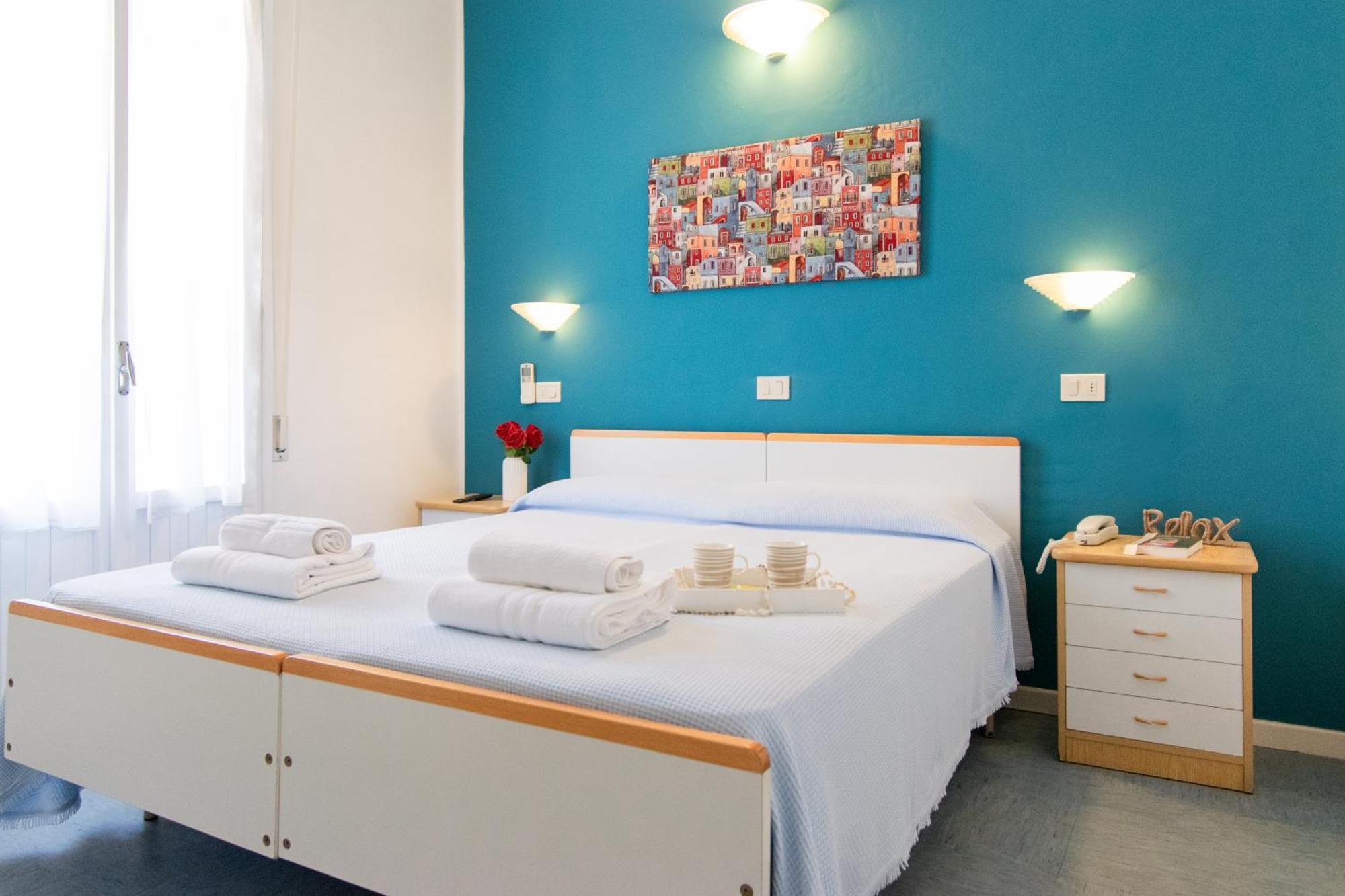 Hotel Lucciola Cattolica Esterno foto