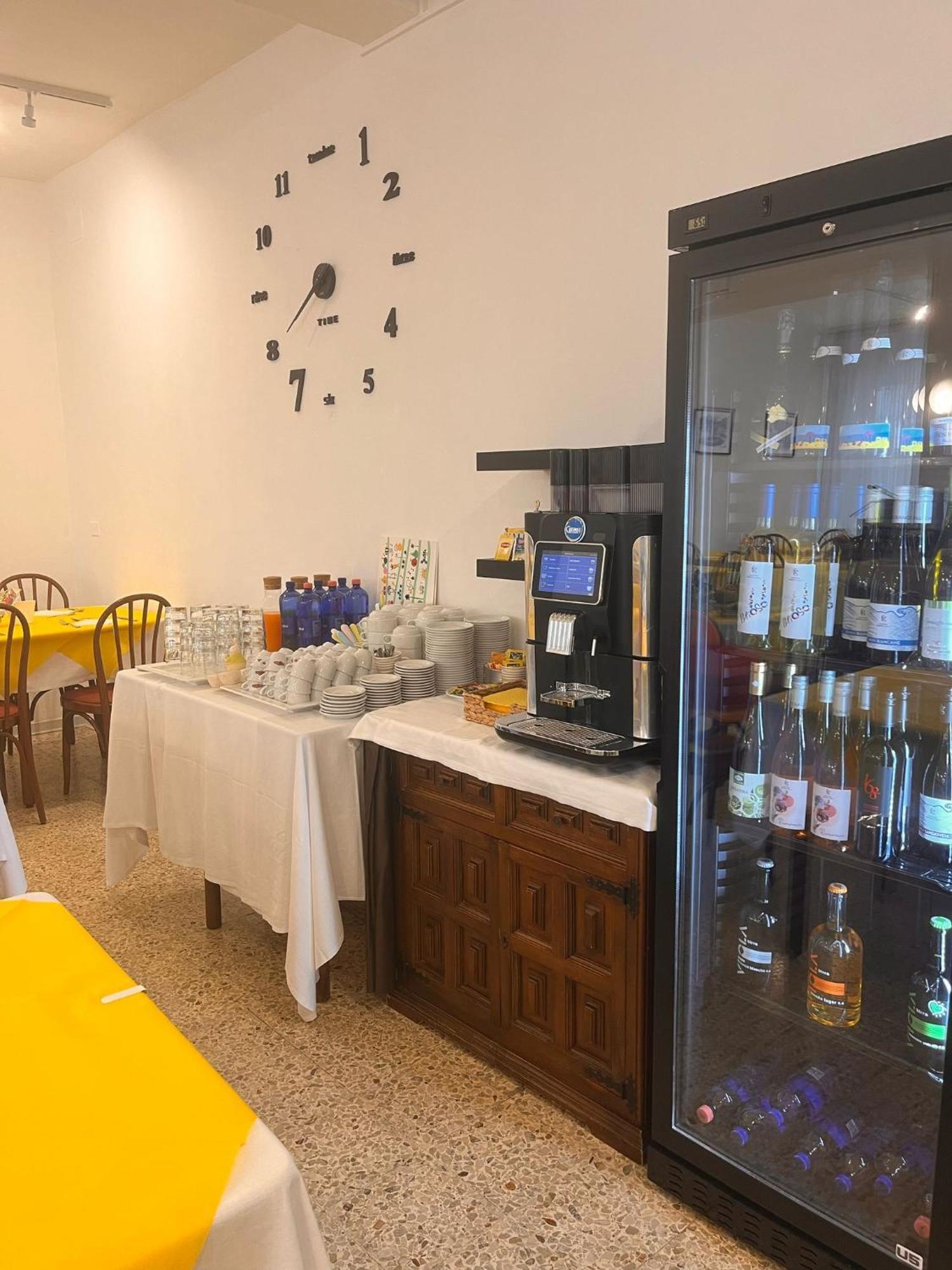 Hotel Lucciola Cattolica Esterno foto